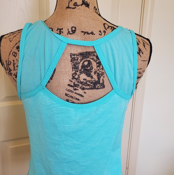 Lululemon tank - Picture 3 of 11